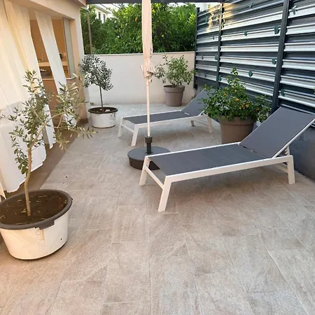 A - Heating Pool Апартаменти *